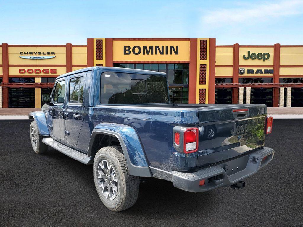 new 2025 Jeep Gladiator car, priced at $42,898