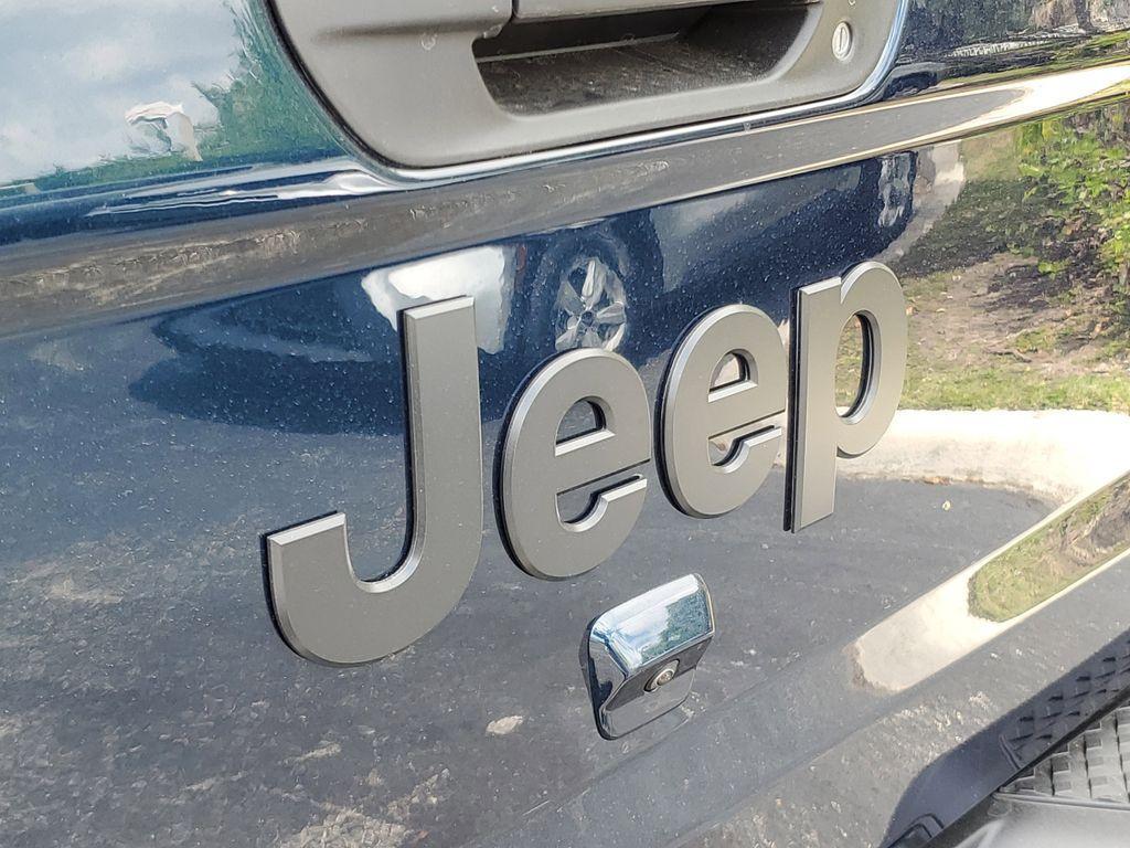 new 2025 Jeep Gladiator car, priced at $42,898