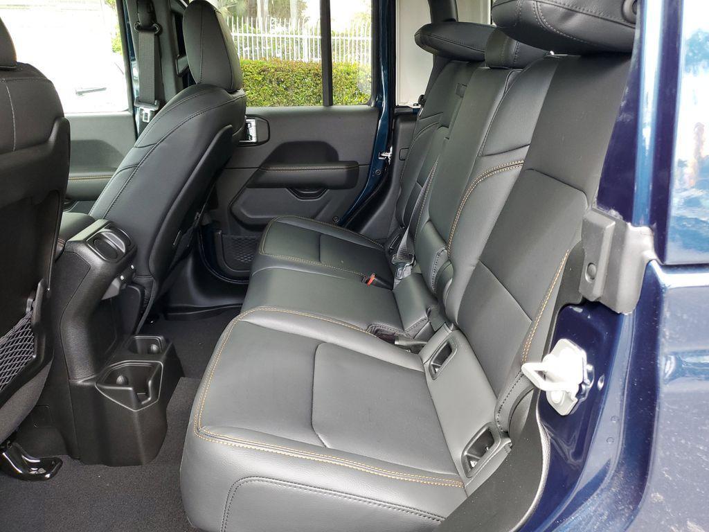 new 2025 Jeep Gladiator car, priced at $42,898