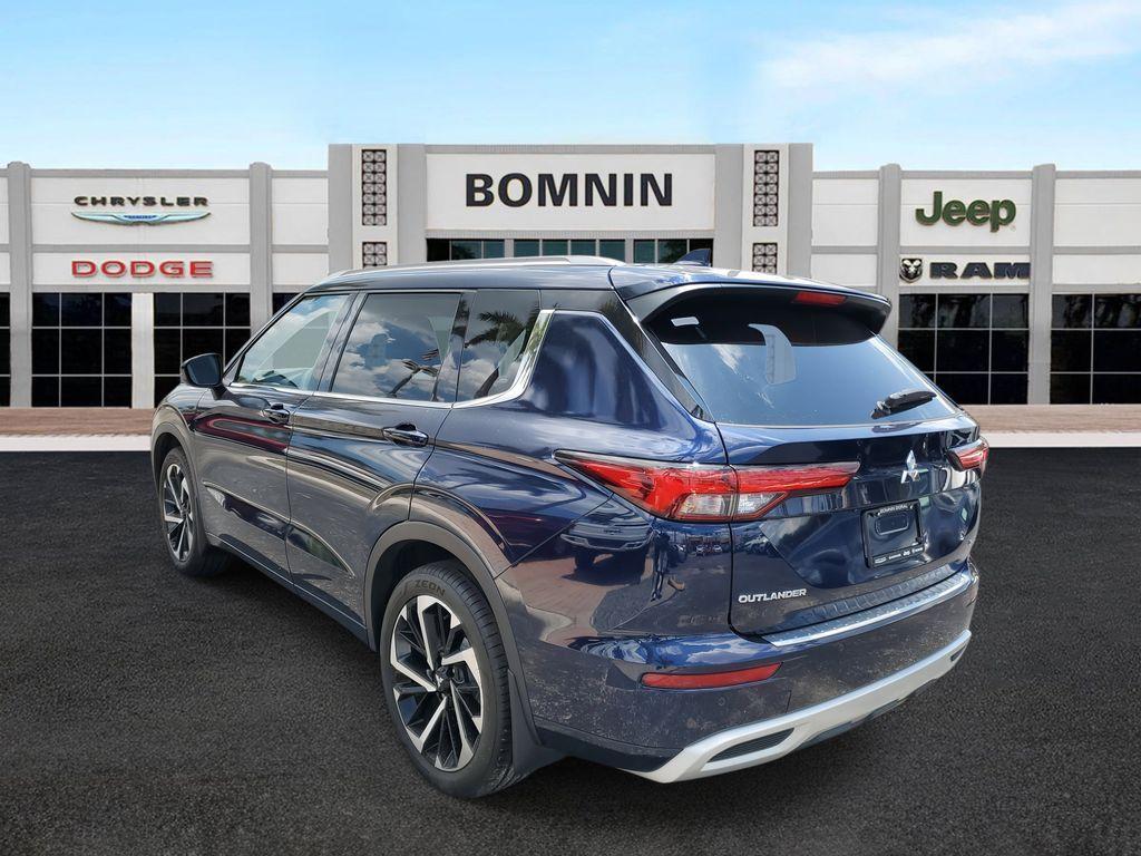 used 2023 Mitsubishi Outlander car, priced at $20,990