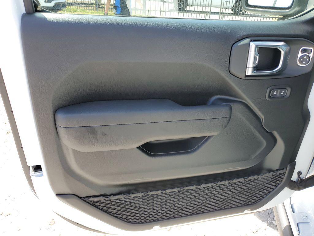 new 2025 Jeep Wrangler car, priced at $49,754