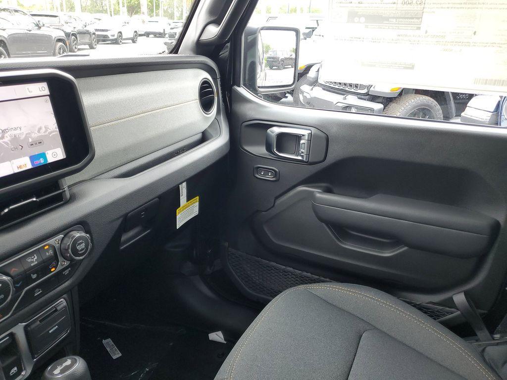 new 2025 Jeep Wrangler car, priced at $33,995