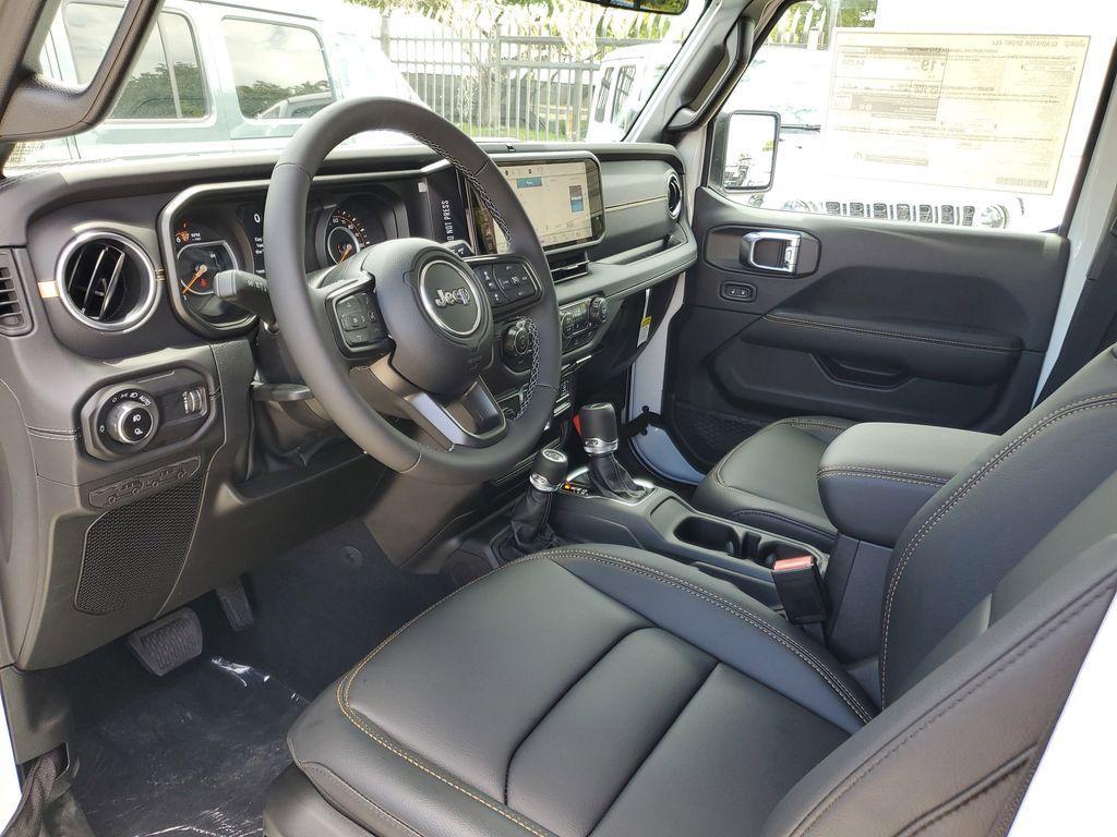 new 2025 Jeep Gladiator car, priced at $39,562
