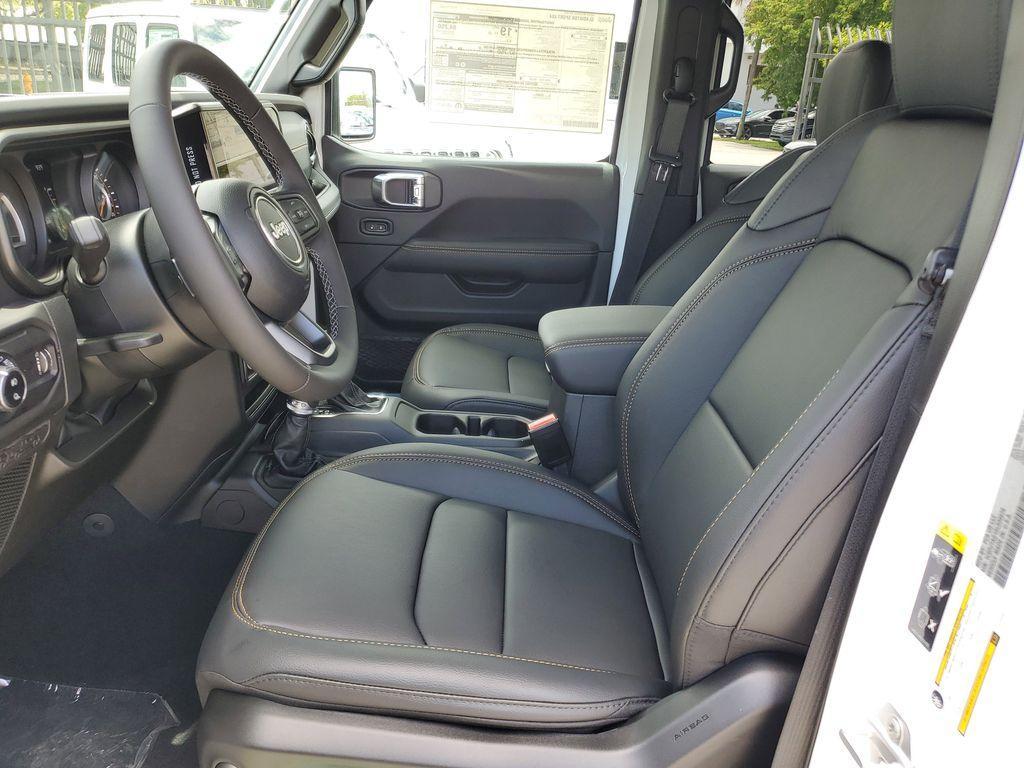 new 2025 Jeep Gladiator car, priced at $39,562