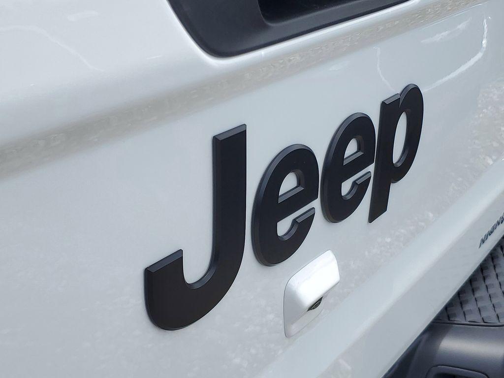 new 2025 Jeep Gladiator car, priced at $39,562
