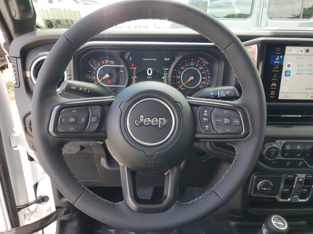 new 2025 Jeep Gladiator car, priced at $39,562