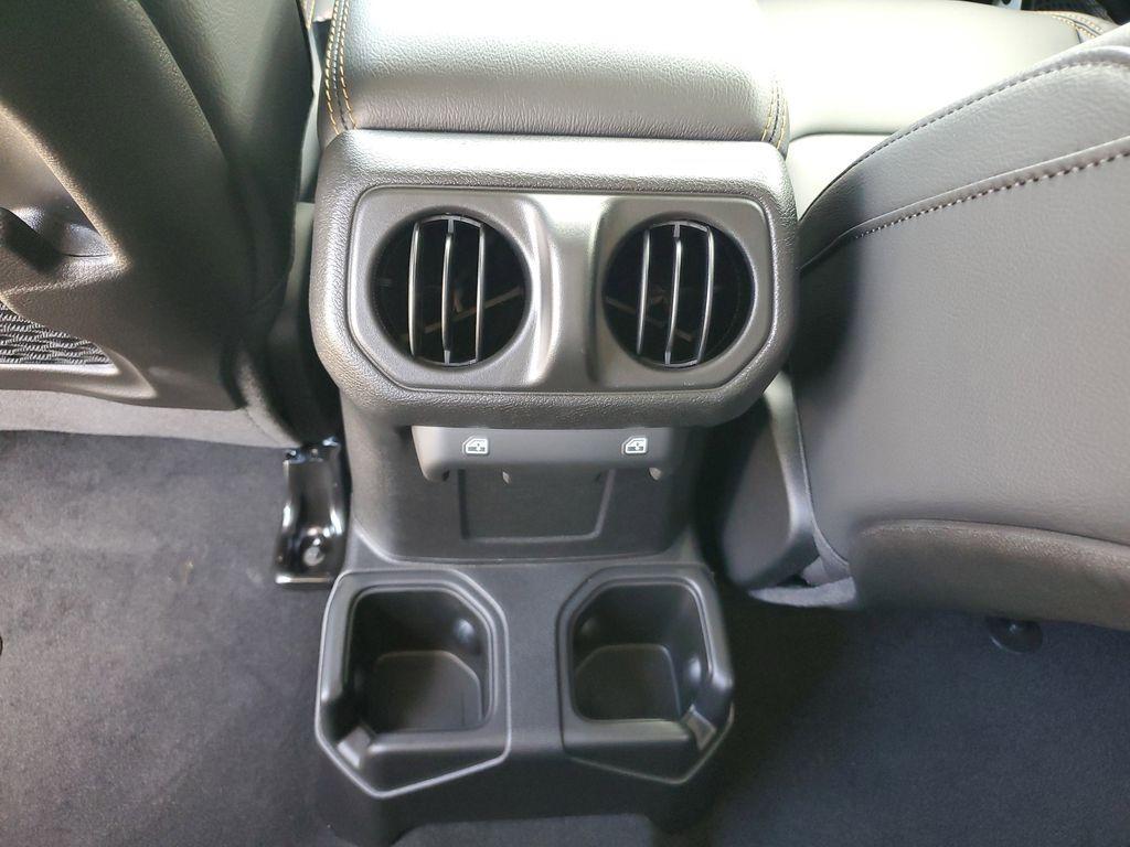 new 2025 Jeep Gladiator car, priced at $39,562