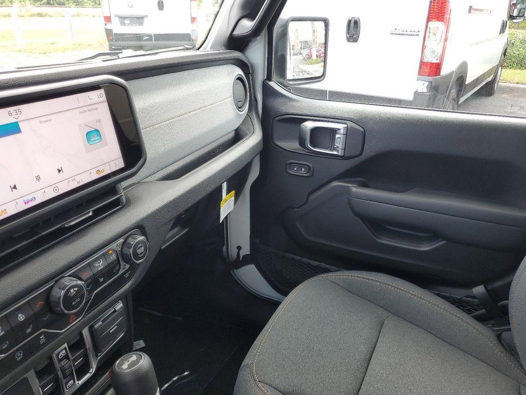 new 2025 Jeep Wrangler car, priced at $40,247