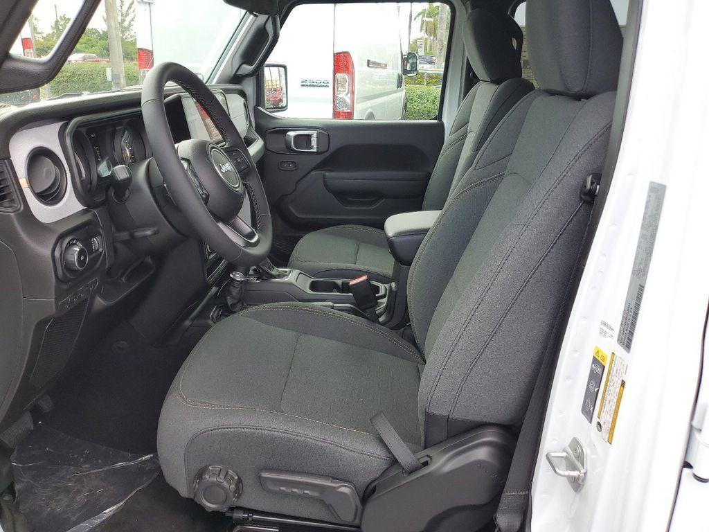 new 2025 Jeep Wrangler car, priced at $40,247