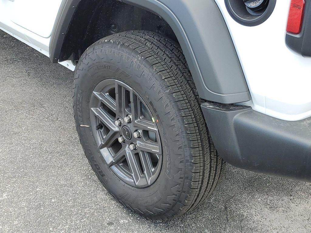 new 2025 Jeep Wrangler car, priced at $40,247