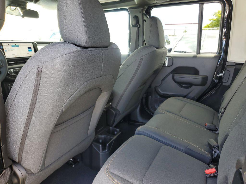new 2025 Jeep Wrangler car, priced at $40,076