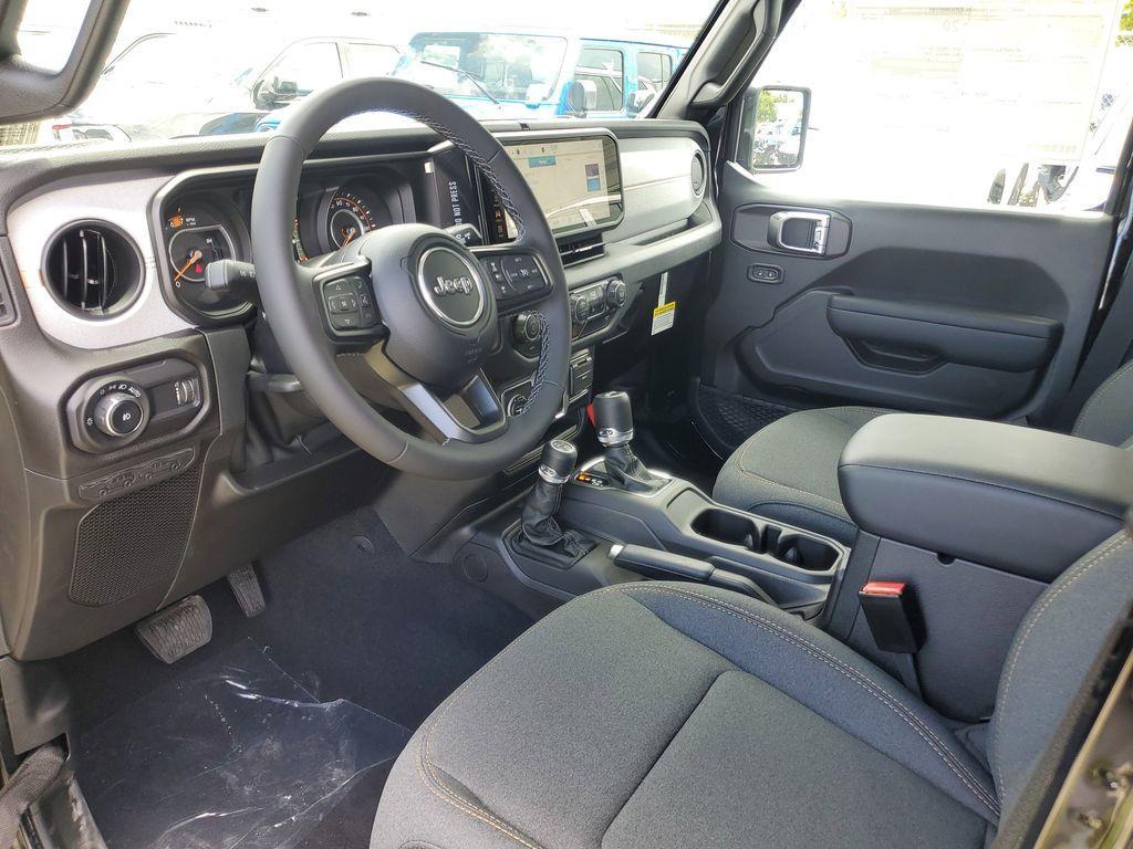 new 2025 Jeep Wrangler car, priced at $40,076