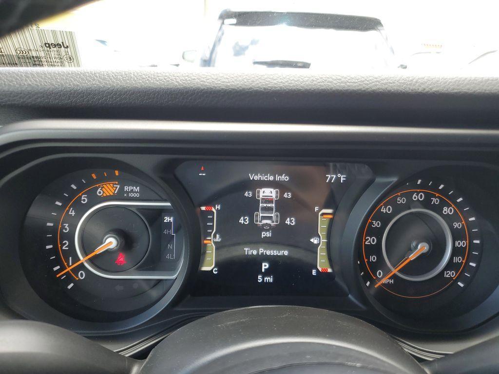new 2025 Jeep Wrangler car, priced at $40,076