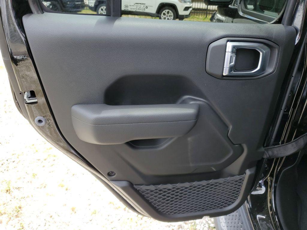 new 2025 Jeep Wrangler car, priced at $43,462