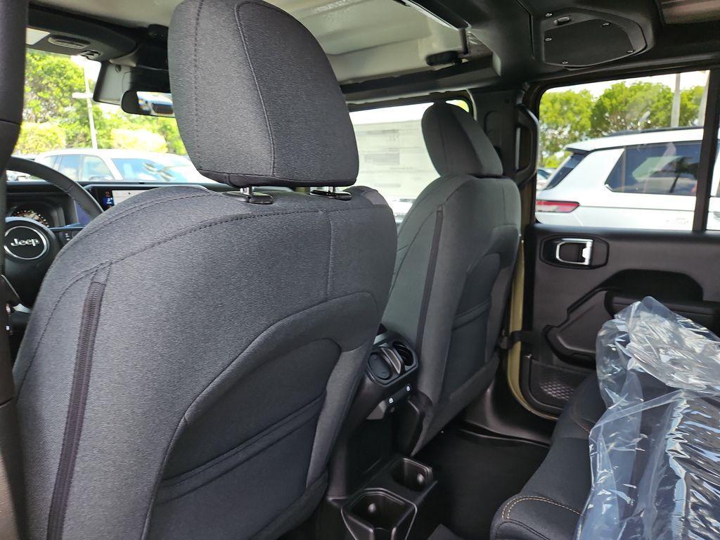 new 2025 Jeep Wrangler car, priced at $40,076