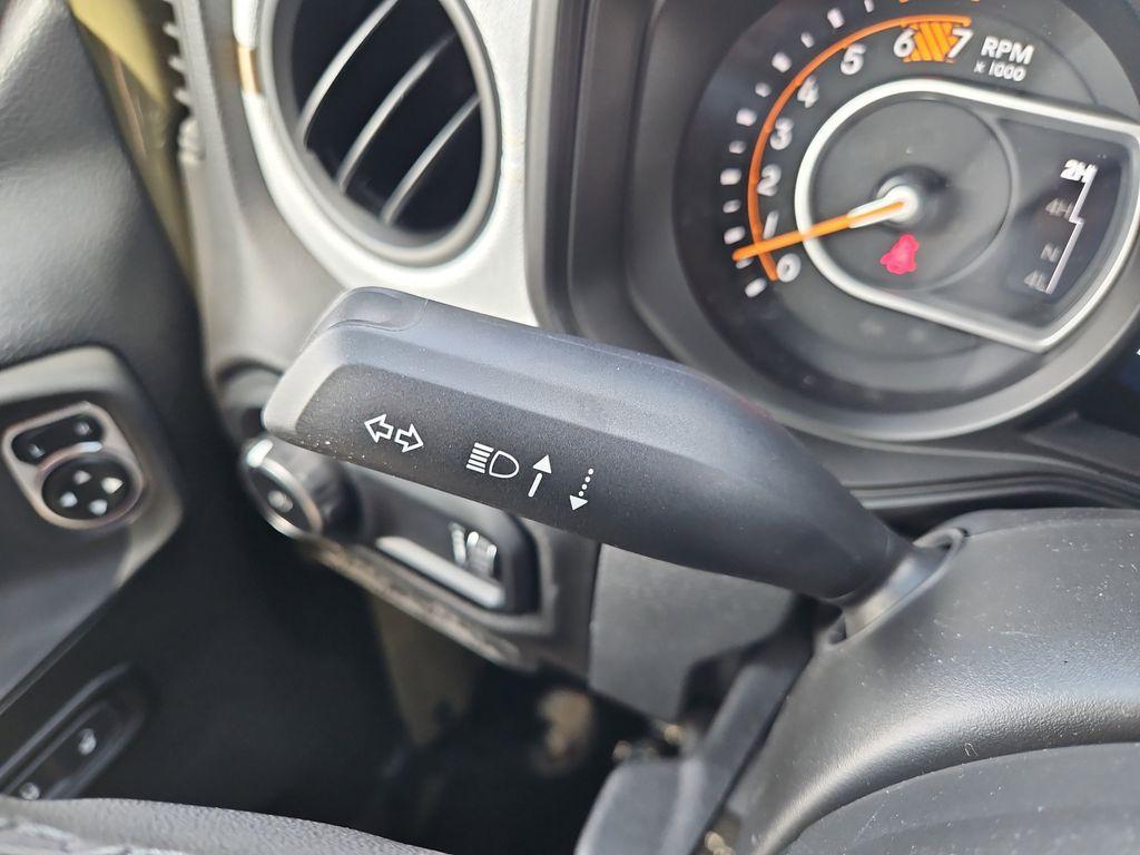 new 2025 Jeep Wrangler car, priced at $40,076