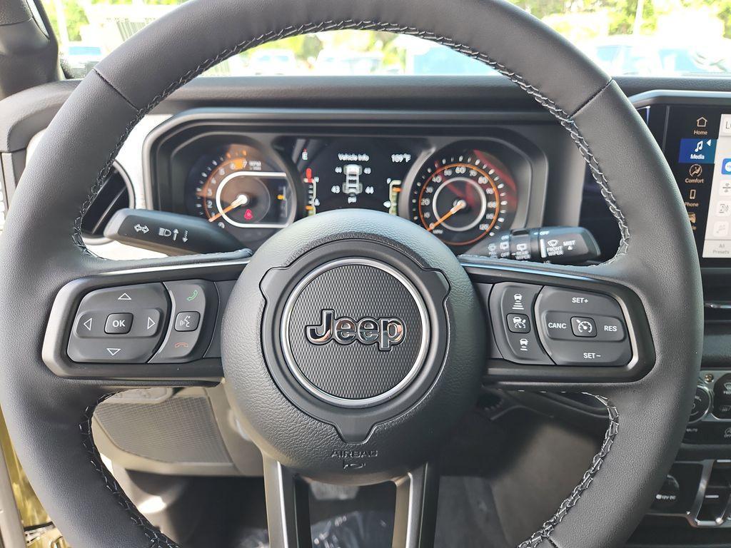 new 2025 Jeep Wrangler car, priced at $40,076