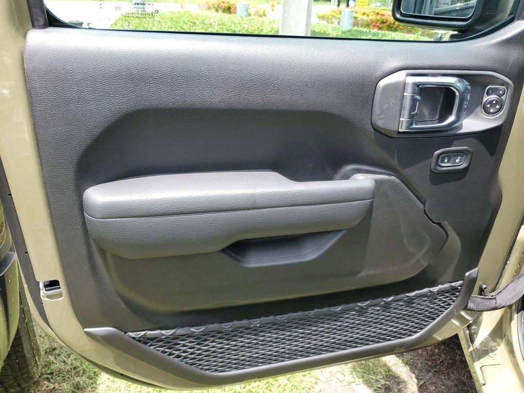 new 2025 Jeep Wrangler car, priced at $43,871