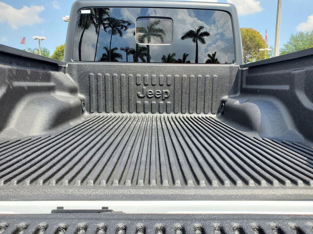 new 2025 Jeep Gladiator car, priced at $42,776