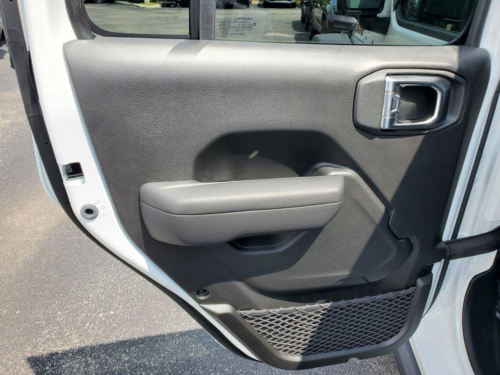 new 2025 Jeep Gladiator car, priced at $42,776