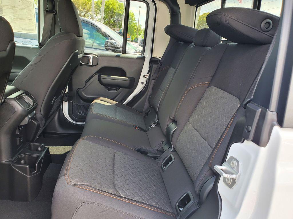 new 2025 Jeep Gladiator car, priced at $42,776