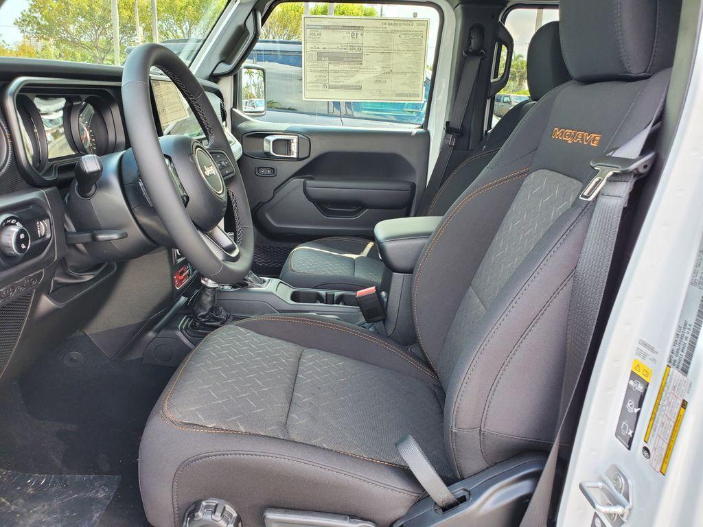 new 2025 Jeep Gladiator car, priced at $42,776