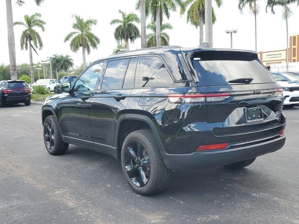 new 2025 Jeep Grand Cherokee car, priced at $43,910