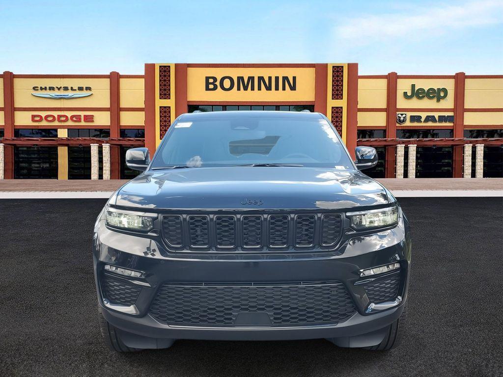 new 2025 Jeep Grand Cherokee car, priced at $45,180