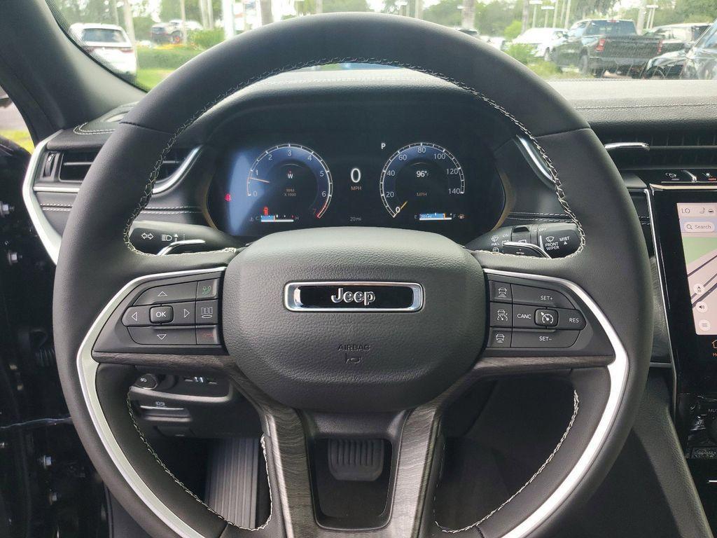 new 2025 Jeep Grand Cherokee car, priced at $43,910