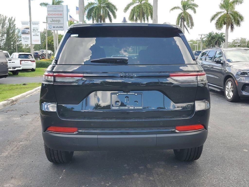 new 2025 Jeep Grand Cherokee car, priced at $43,910