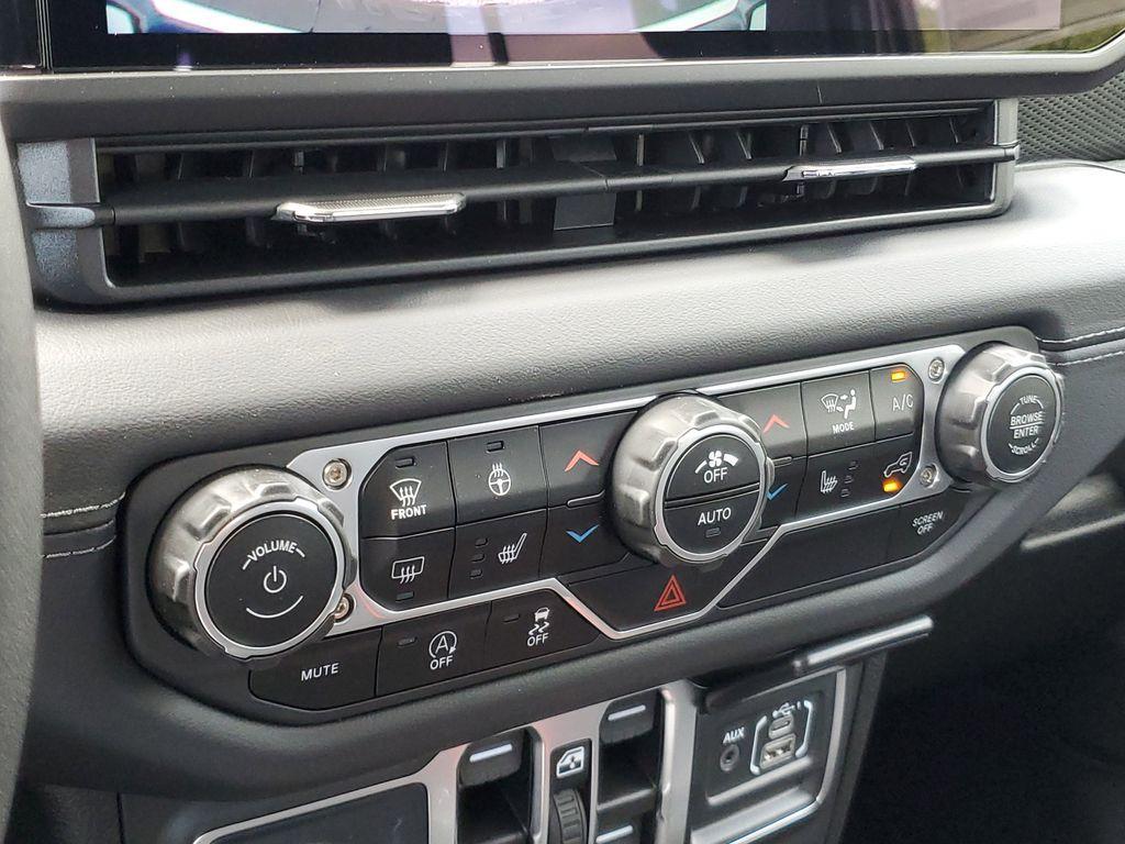 new 2025 Jeep Wrangler car, priced at $53,890