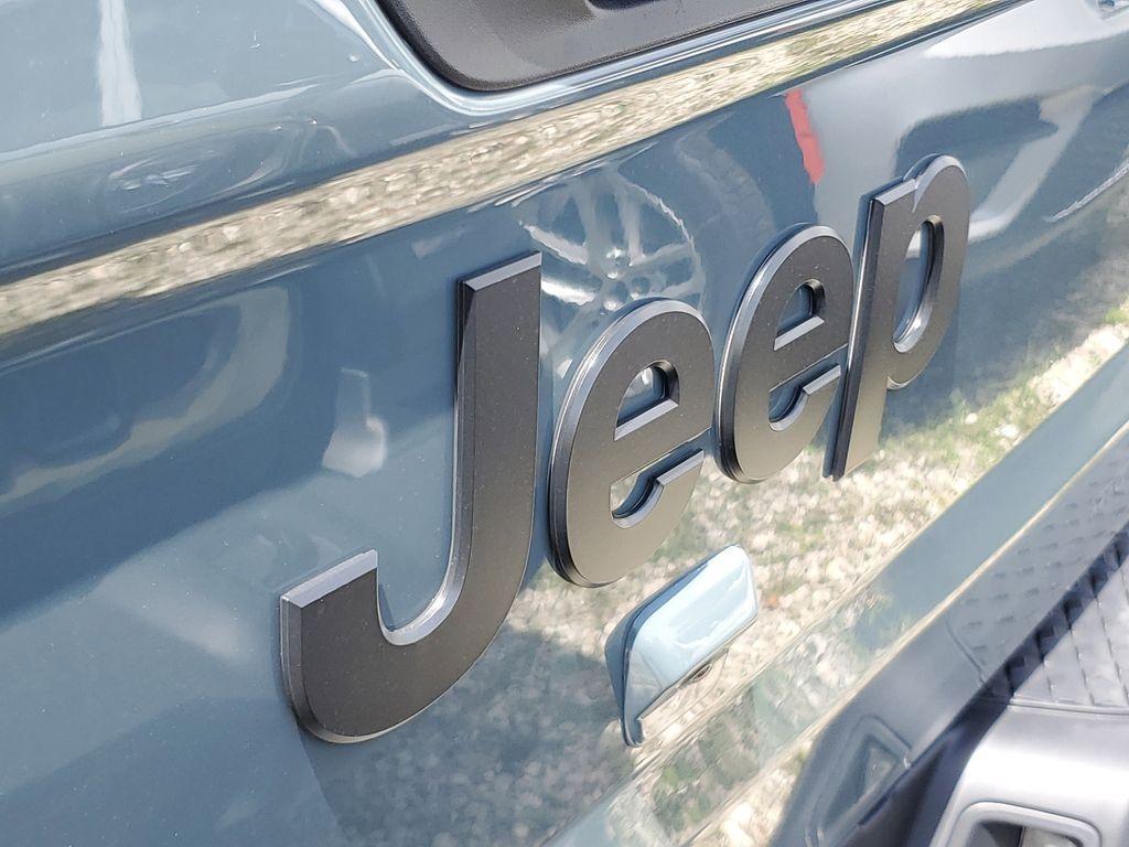 new 2025 Jeep Gladiator car, priced at $40,157