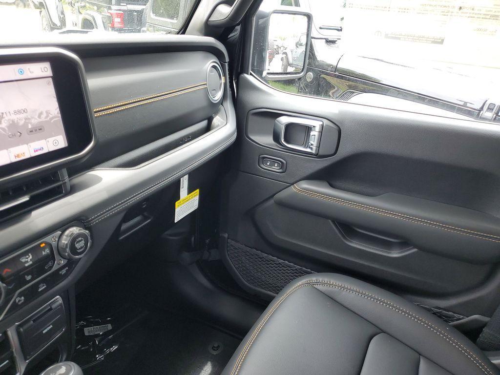 new 2025 Jeep Wrangler car, priced at $45,727