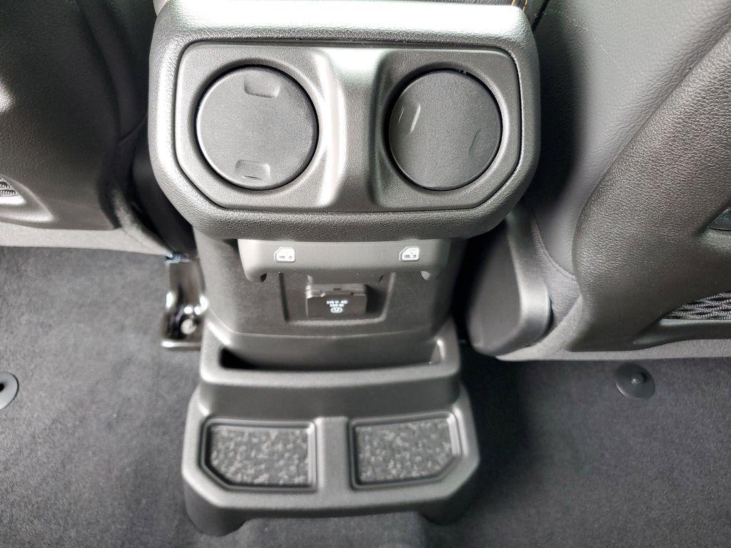 new 2025 Jeep Wrangler car, priced at $45,727