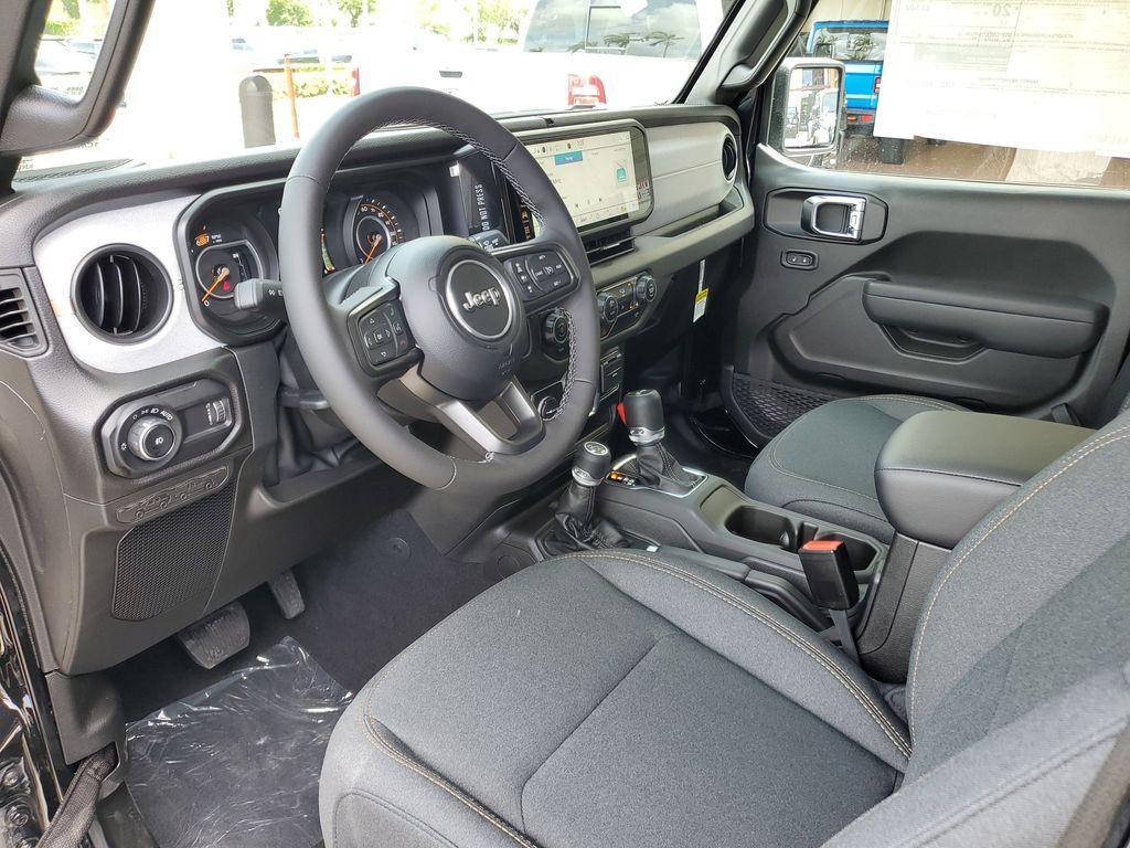 new 2025 Jeep Wrangler car, priced at $40,076