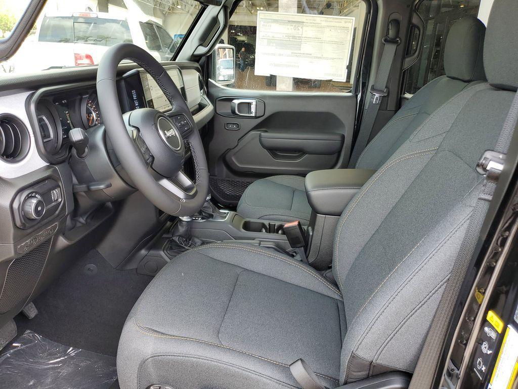 new 2025 Jeep Wrangler car, priced at $40,076