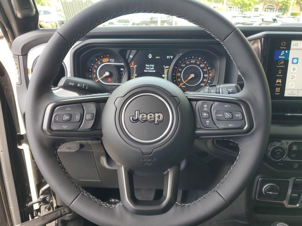 new 2025 Jeep Wrangler car, priced at $40,076