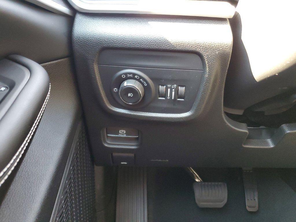 new 2025 Jeep Grand Cherokee L car, priced at $43,605