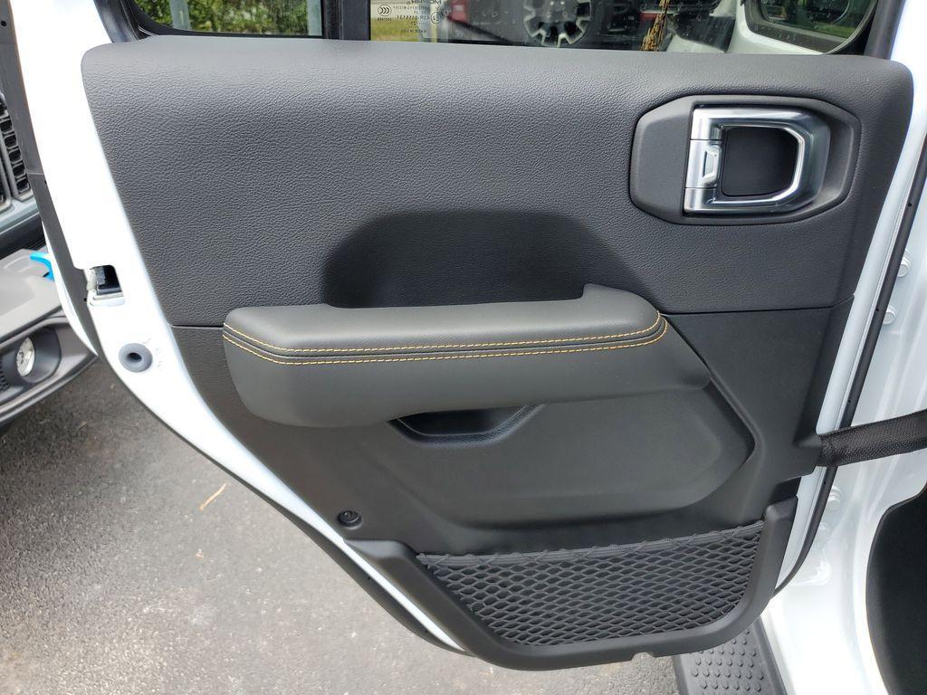 new 2025 Jeep Wrangler car, priced at $45,387