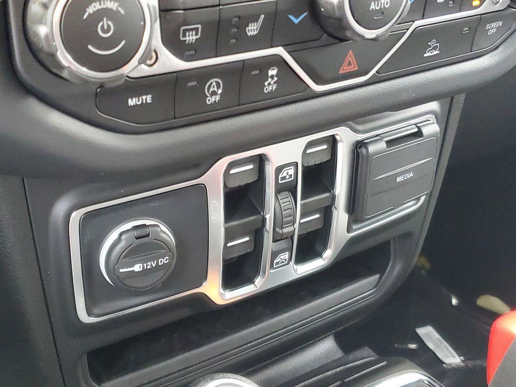 new 2025 Jeep Wrangler car, priced at $45,387
