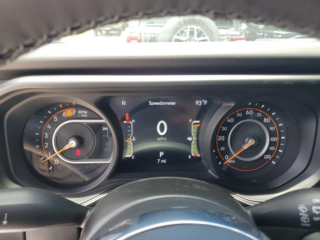 new 2025 Jeep Wrangler car, priced at $47,632