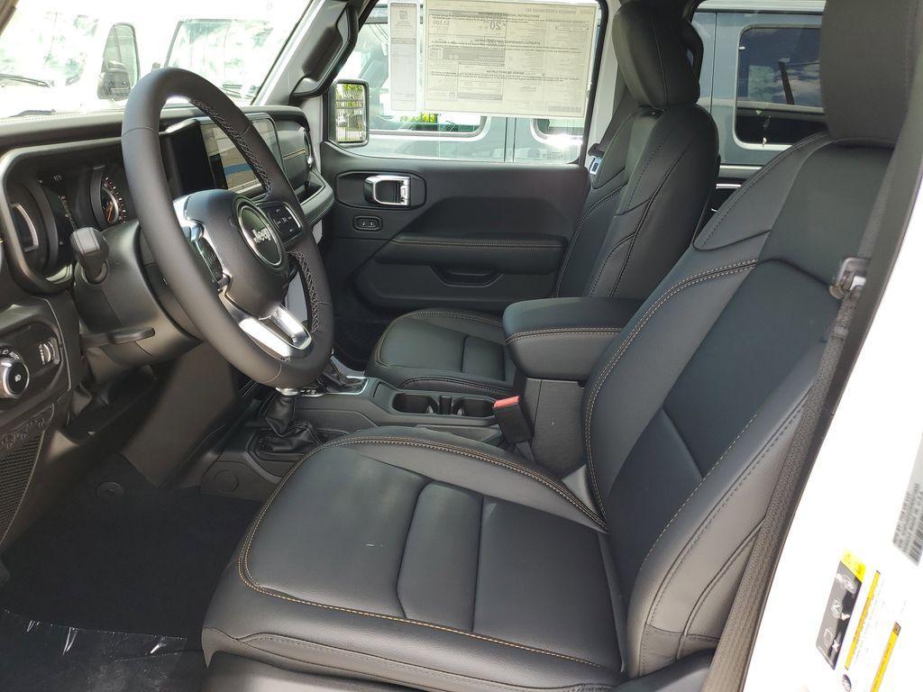 new 2025 Jeep Wrangler car, priced at $47,632