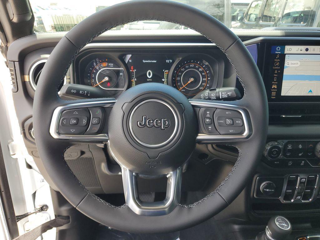 new 2025 Jeep Wrangler car, priced at $47,632