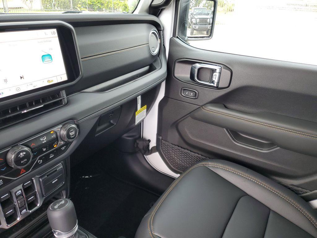 new 2025 Jeep Wrangler car, priced at $45,632