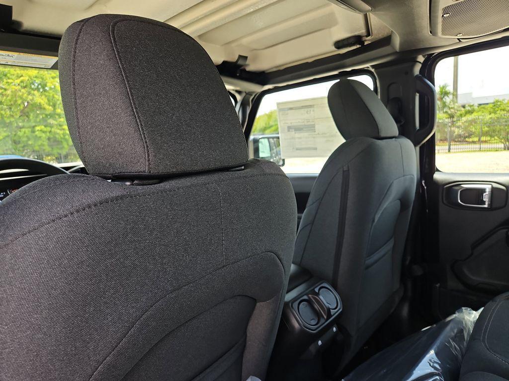 new 2025 Jeep Gladiator car, priced at $33,499