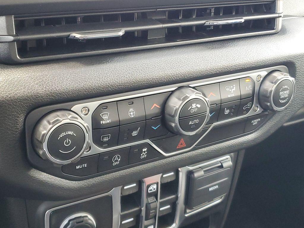 new 2025 Jeep Wrangler car, priced at $39,675