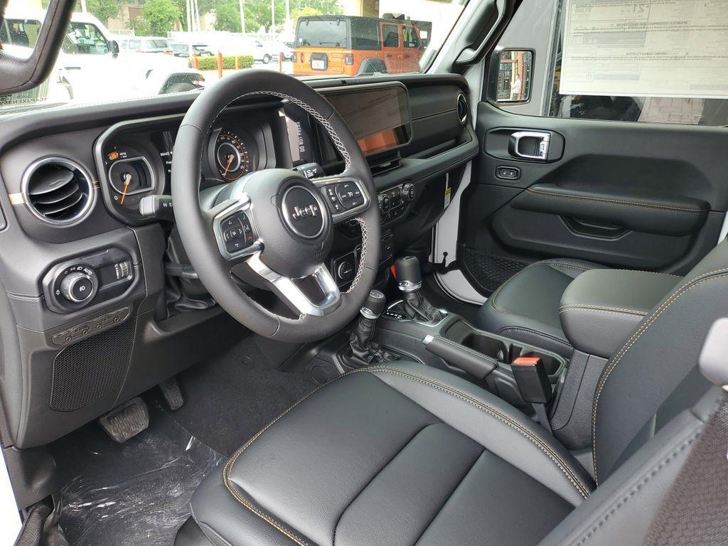 new 2025 Jeep Wrangler car, priced at $45,195