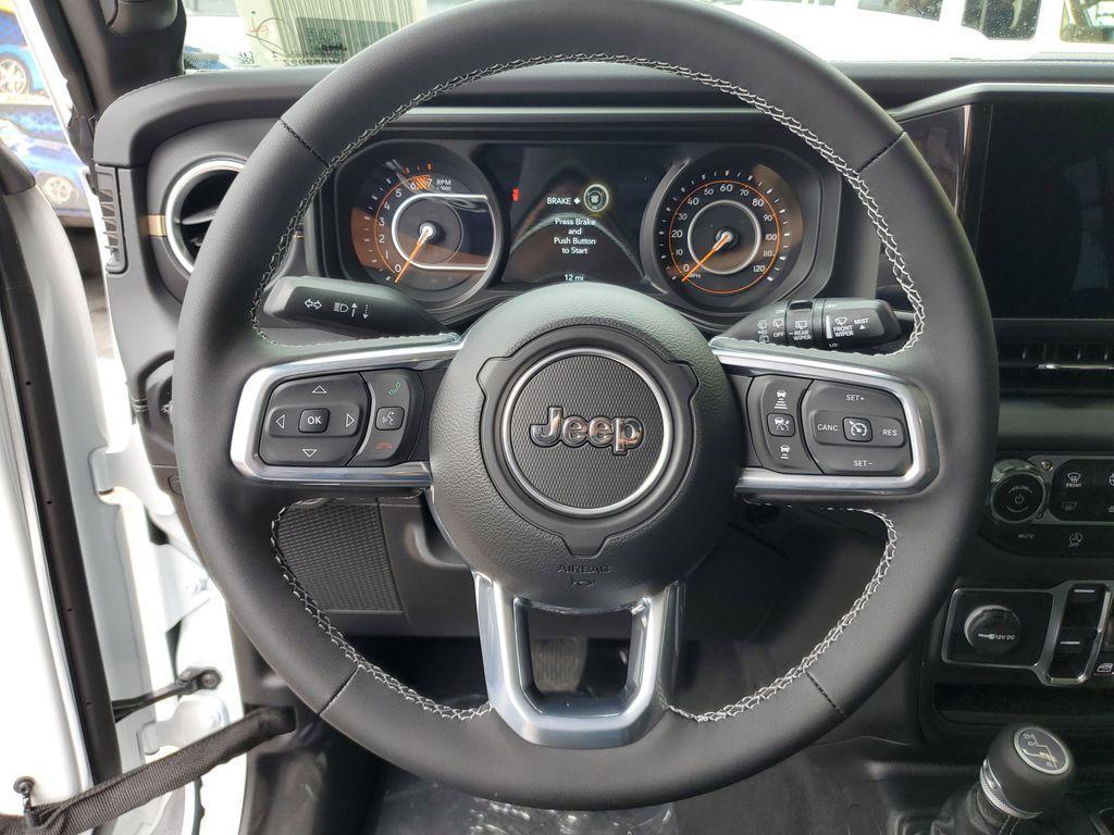 new 2025 Jeep Wrangler car, priced at $45,195