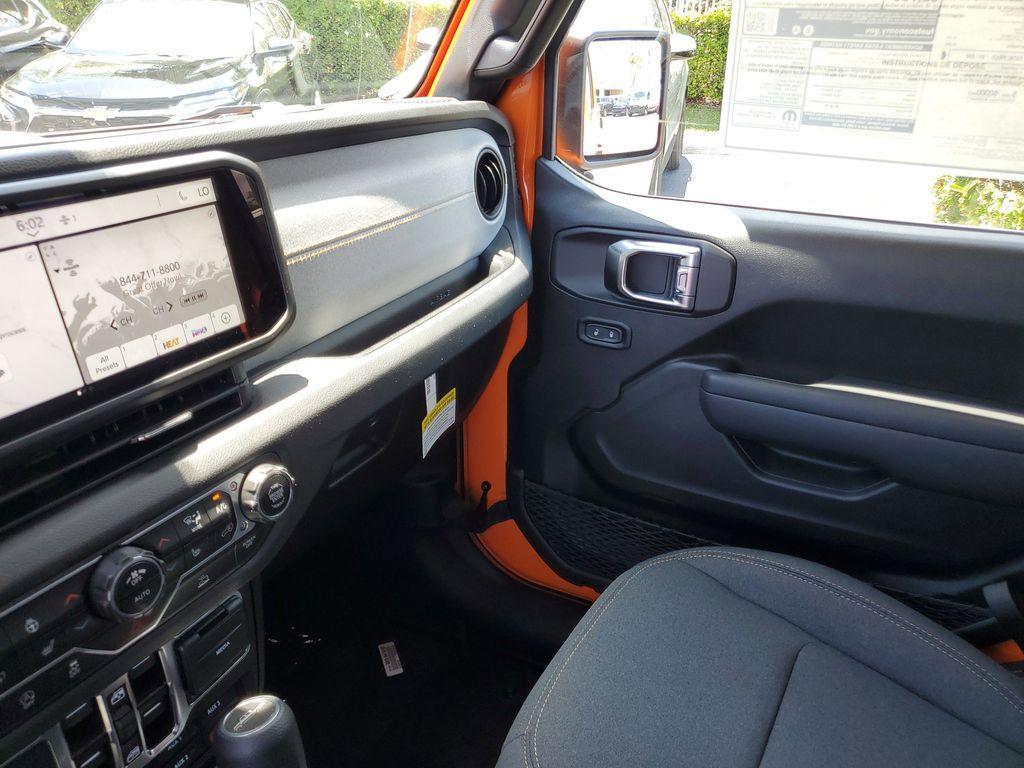 new 2025 Jeep Gladiator car, priced at $43,677