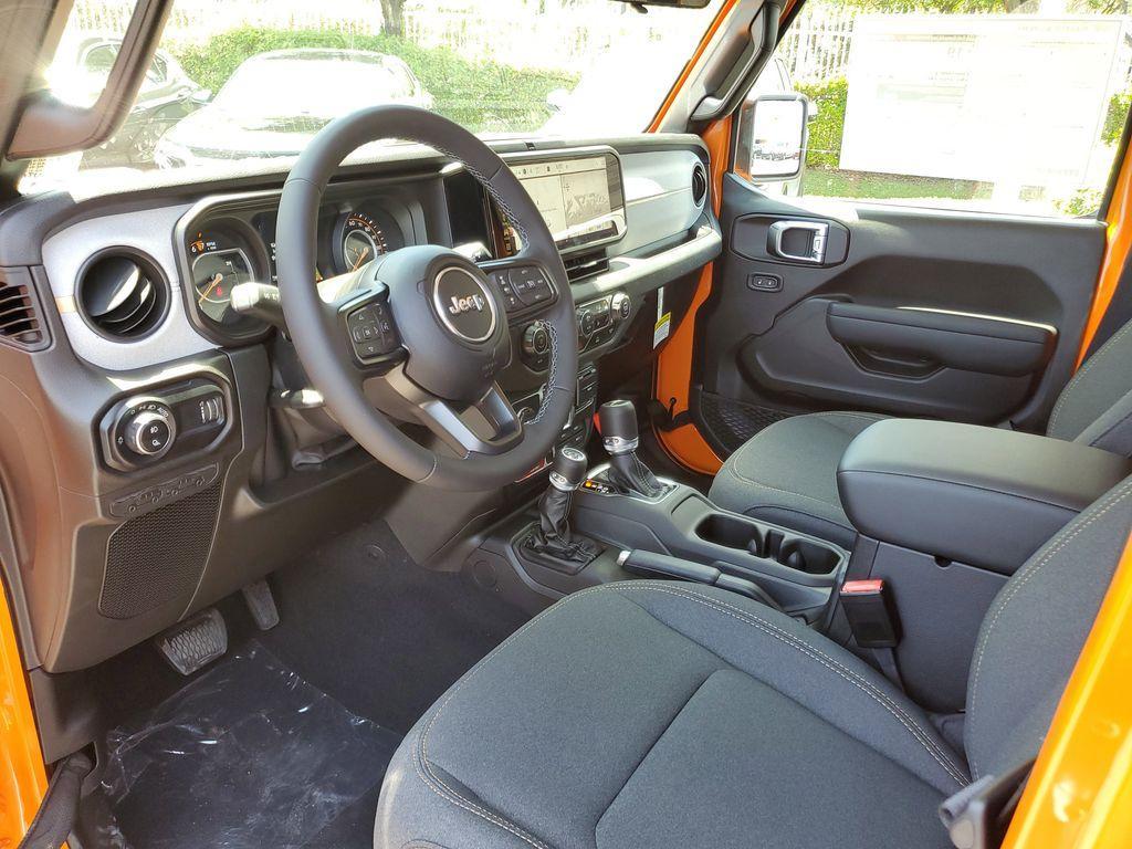 new 2025 Jeep Gladiator car, priced at $43,677